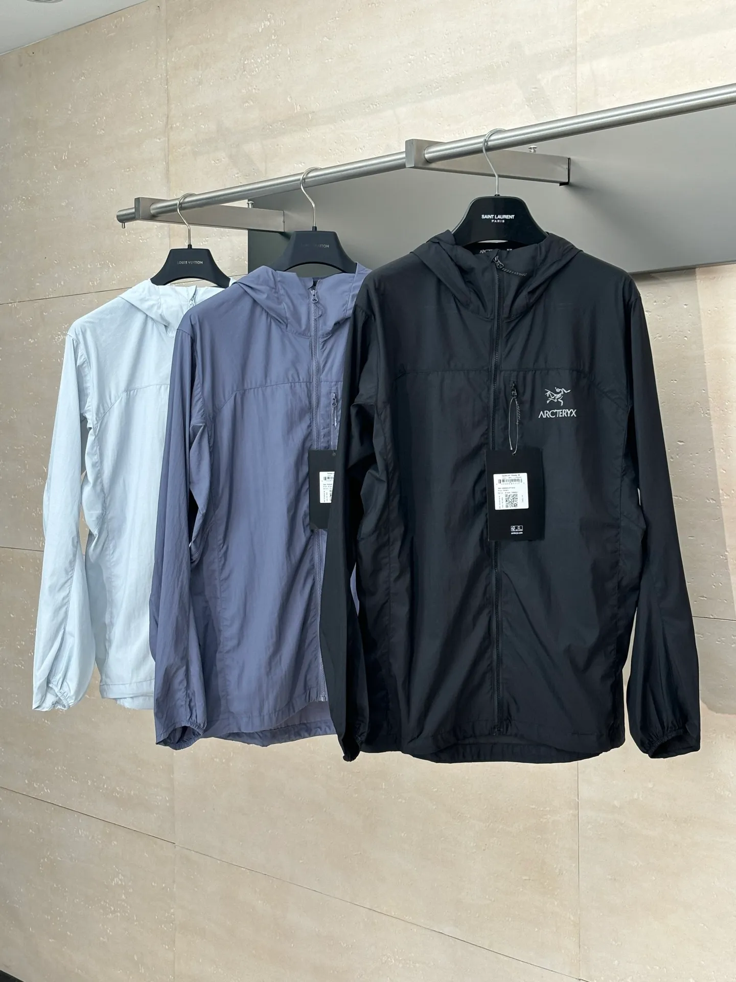 ARC‘TERY ， ， 。 ， 。 ，Squamish ， ， 。 ， ， ， 。 、 ，Arcteryx Squamish 。 Size：S/M/L/XL/XXL